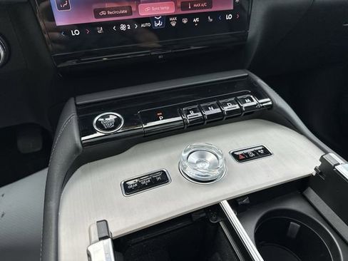 Used 2025 Lincoln Navigator Reserve w/ Jet Appearance Package image 24