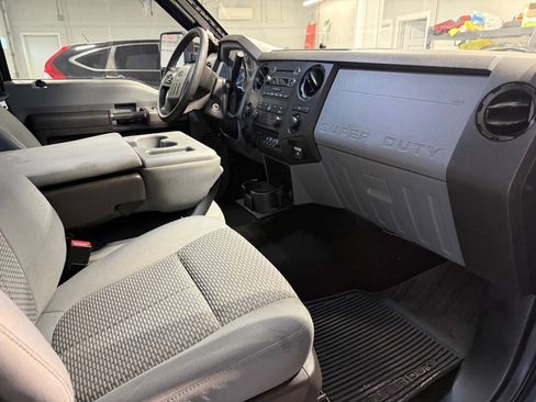 Used 2016 Ford F350 XLT w/ XLT Premium Package AWD/4WD image 14
