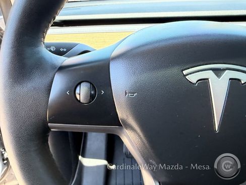 Used 2023 Tesla Model Y 2WD image 31
