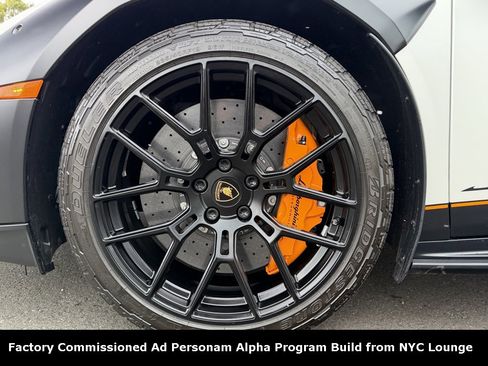 Used 2024 Lamborghini Huracan Sterrato image 30