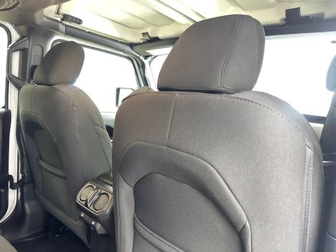 Used 2023 Jeep Wrangler Unlimited AWD/4WD image 43