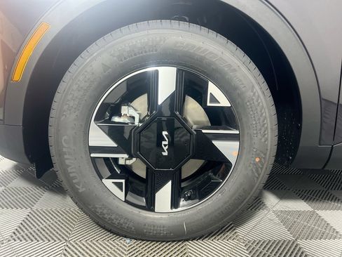 New 2026 Kia Sportage LX w/ LX Convenience Package FWD image 13