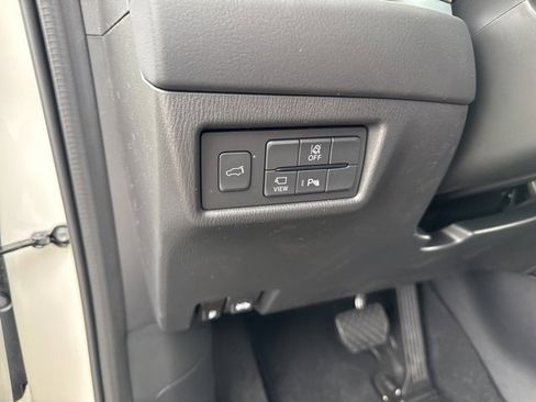 New 2025 MAZDA CX-5 Signature image 12