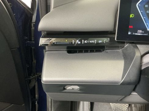 Certified 2024 BMW 530i w/ M Sport Package image 18