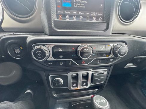 Used 2020 Jeep Wrangler Sport AWD/4WD image 18