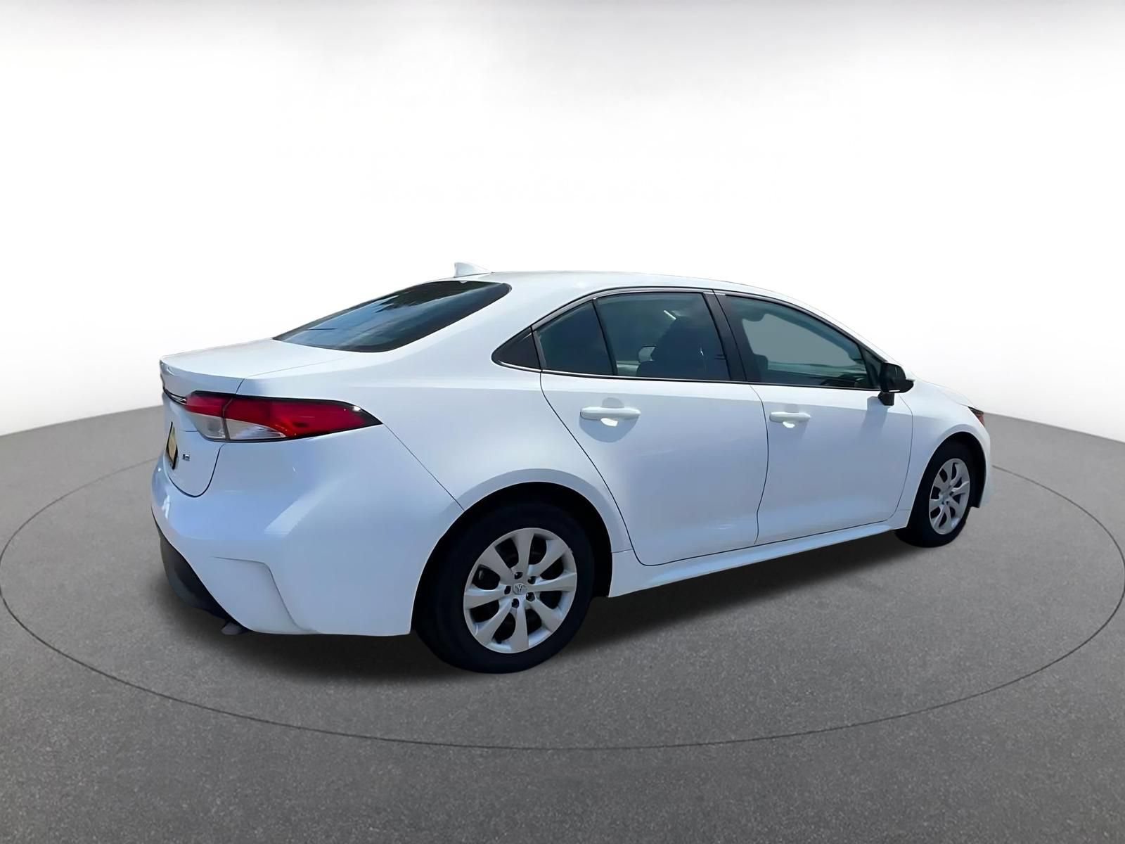 Used 2025 Toyota Corolla LE FWD image 13