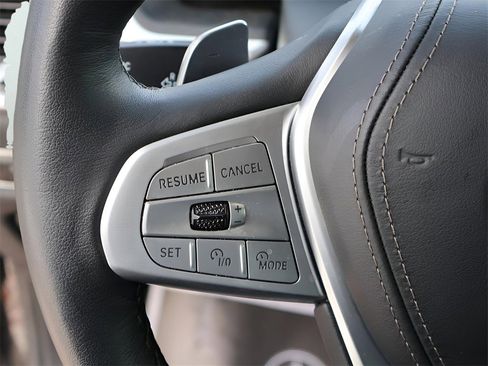 Used 2023 BMW X7 xDrive40i w/ Premium Package image 33