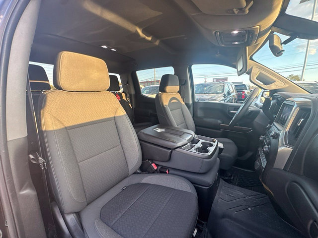 Used 2020 Chevrolet Silverado 1500 RST w/ RST Value Package AWD/4WD image 26
