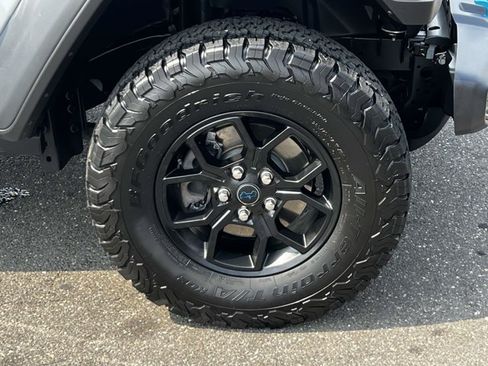 Used 2024 Jeep Wrangler Unlimited AWD/4WD image 7