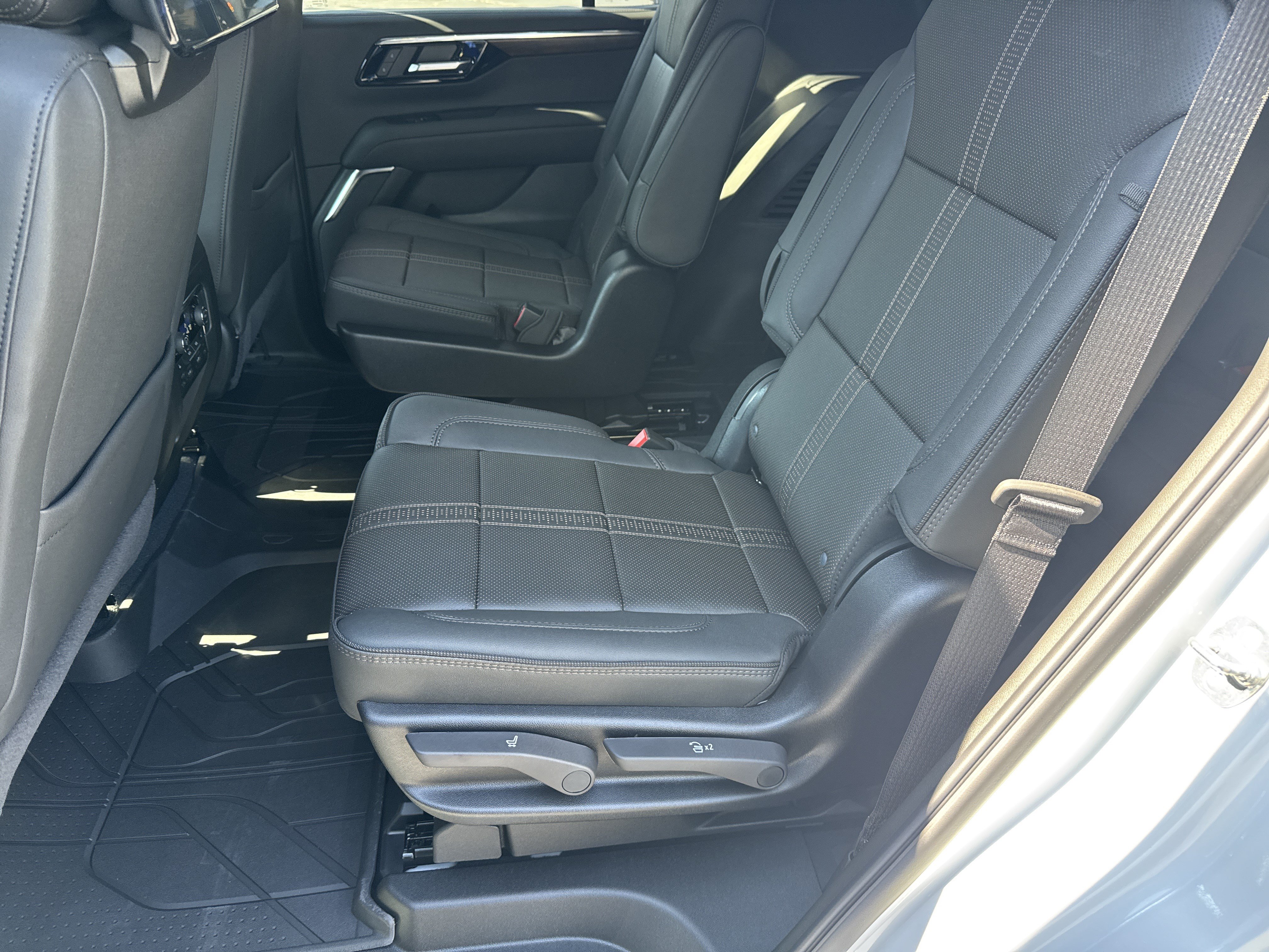 New 2027 Chevrolet Tahoe High Country AWD/4WD image 23