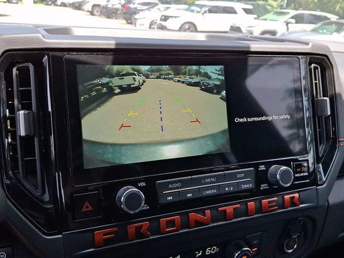 Used 2025 Nissan Frontier PRO-4X AWD/4WD image 19