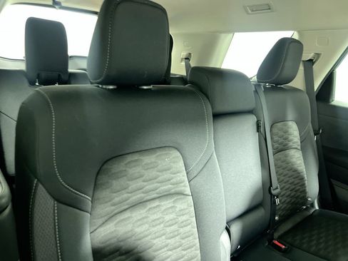 Used 2024 Nissan Pathfinder SV AWD/4WD image 31