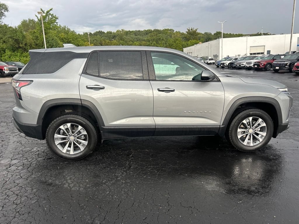 Used 2026 Chevrolet Equinox LT AWD/4WD image 4