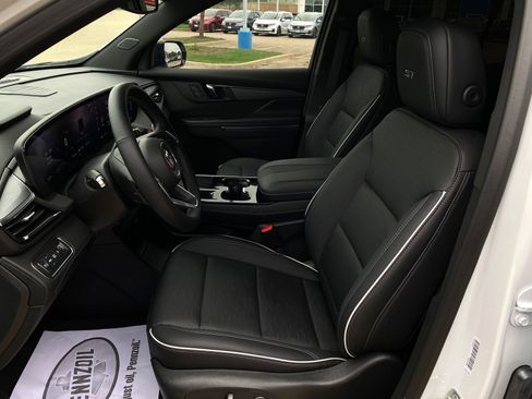 Used 2025 Buick Enclave Sport Touring FWD image 10