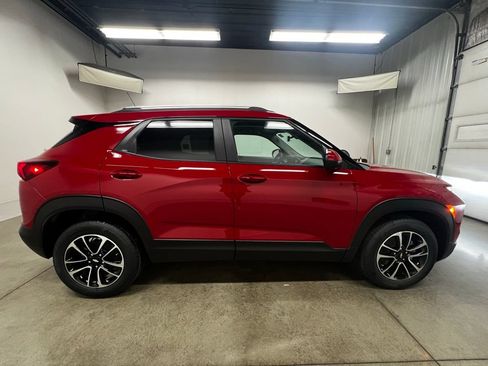New 2026 Chevrolet TrailBlazer LT w/ LT Cold Weather Package FWD image 2