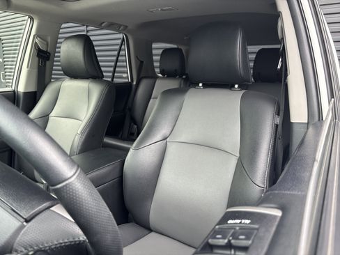 Used 2020 Toyota 4Runner SR5 Premium w/ Moonroof Package AWD/4WD image 25