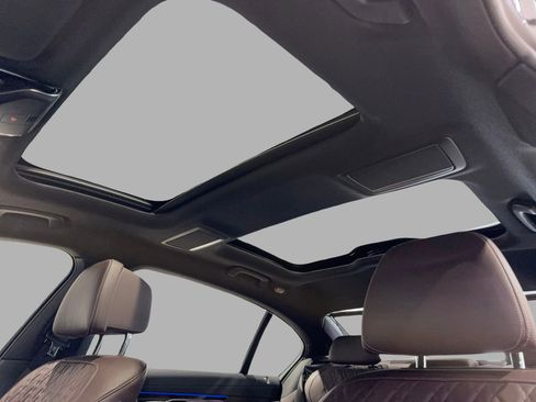 Used 2022 BMW 750i xDrive w/ M Sport Package image 45