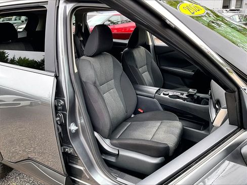 Certified 2026 Nissan Rogue SV AWD/4WD image 11