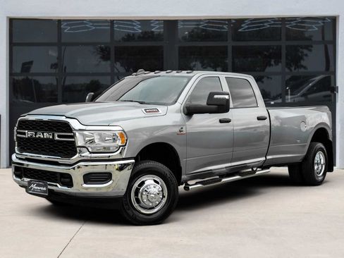 Used 2024 RAM 3500 Tradesman w/ Chrome Appearance Group AWD/4WD image 1