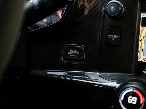 Used 2015 Chevrolet Corvette Z06 w/ 3LZ Preferred Equipment Group image 23