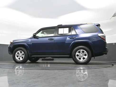 Used 2021 Toyota 4Runner SR5 Premium w/ Moonroof Package AWD/4WD image 33