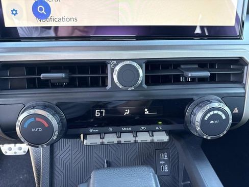 Used 2024 Toyota Tacoma TRD Sport image 26