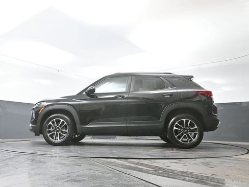 Used 2025 Chevrolet TrailBlazer LT w/ Driver Confidence Package image 56