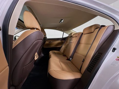 Used 2016 Lexus ES 300h Hybrid w/ Navigation System Package image 26