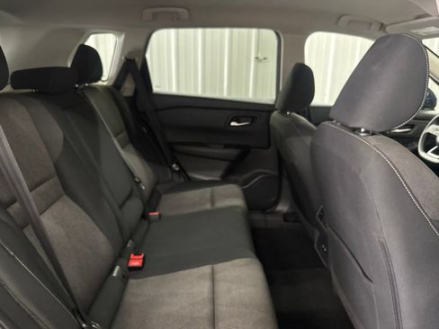 Used 2024 Nissan Rogue SV AWD/4WD image 18