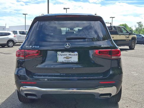 Used 2022 Mercedes-Benz GLB 250 4MATIC image 6