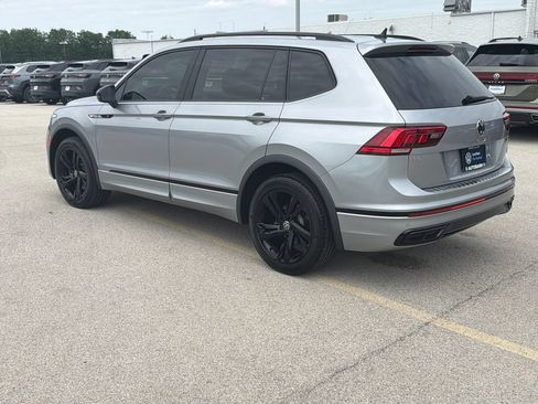 Certified 2023 Volkswagen Tiguan SE R-Line FWD image 4