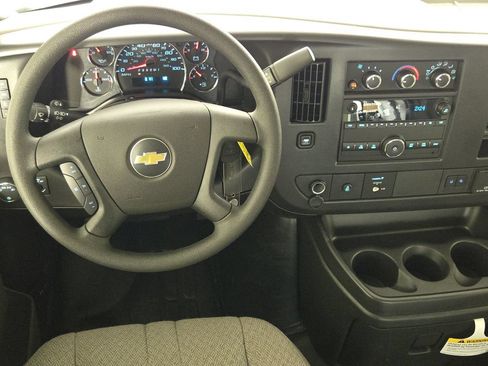 New 2026 Chevrolet Express 2500 w/ Communications Package RWD image 29