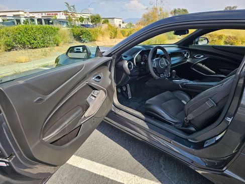 Used 2018 Chevrolet Camaro SS RWD image 15