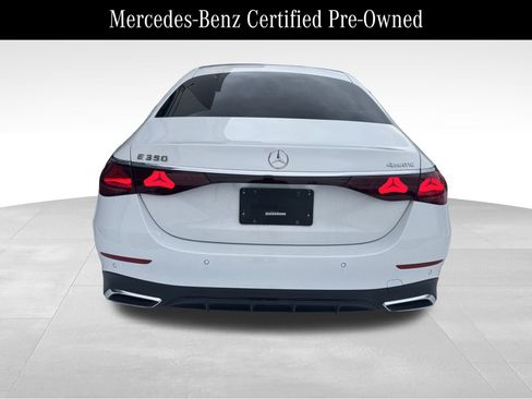 Used 2024 Mercedes-Benz E 350 4MATIC Sedan image 4