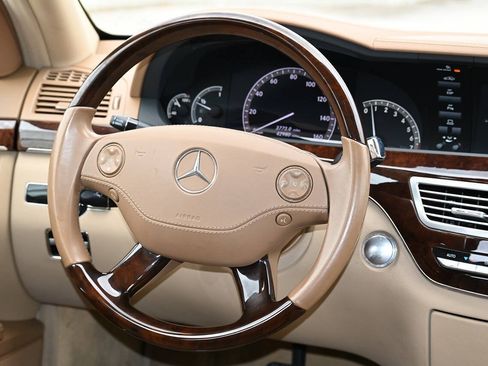 Used 2007 Mercedes-Benz S 550 image 14