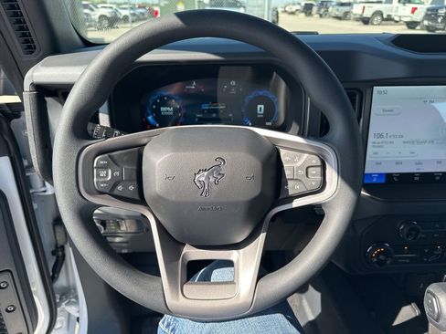 New 2025 Ford Bronco 4-Door image 17