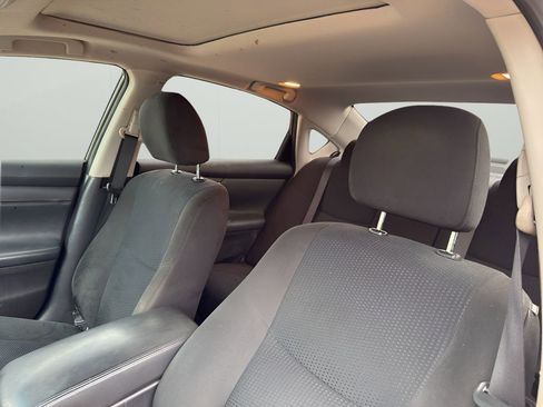 Used 2015 Nissan Altima 2.5 SV w/ Convenience Package image 9