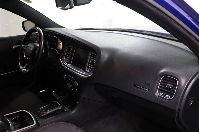 Used 2018 Dodge Charger R/T Scat Pack w/ Beats Audio Group RWD image 19