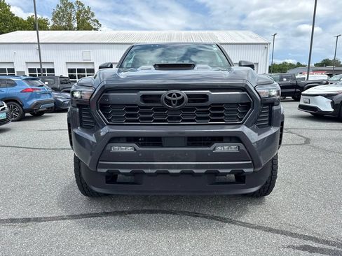 Used 2025 Toyota Tacoma TRD Sport w/ TRD Sport Upgrade Package AWD/4WD image 8