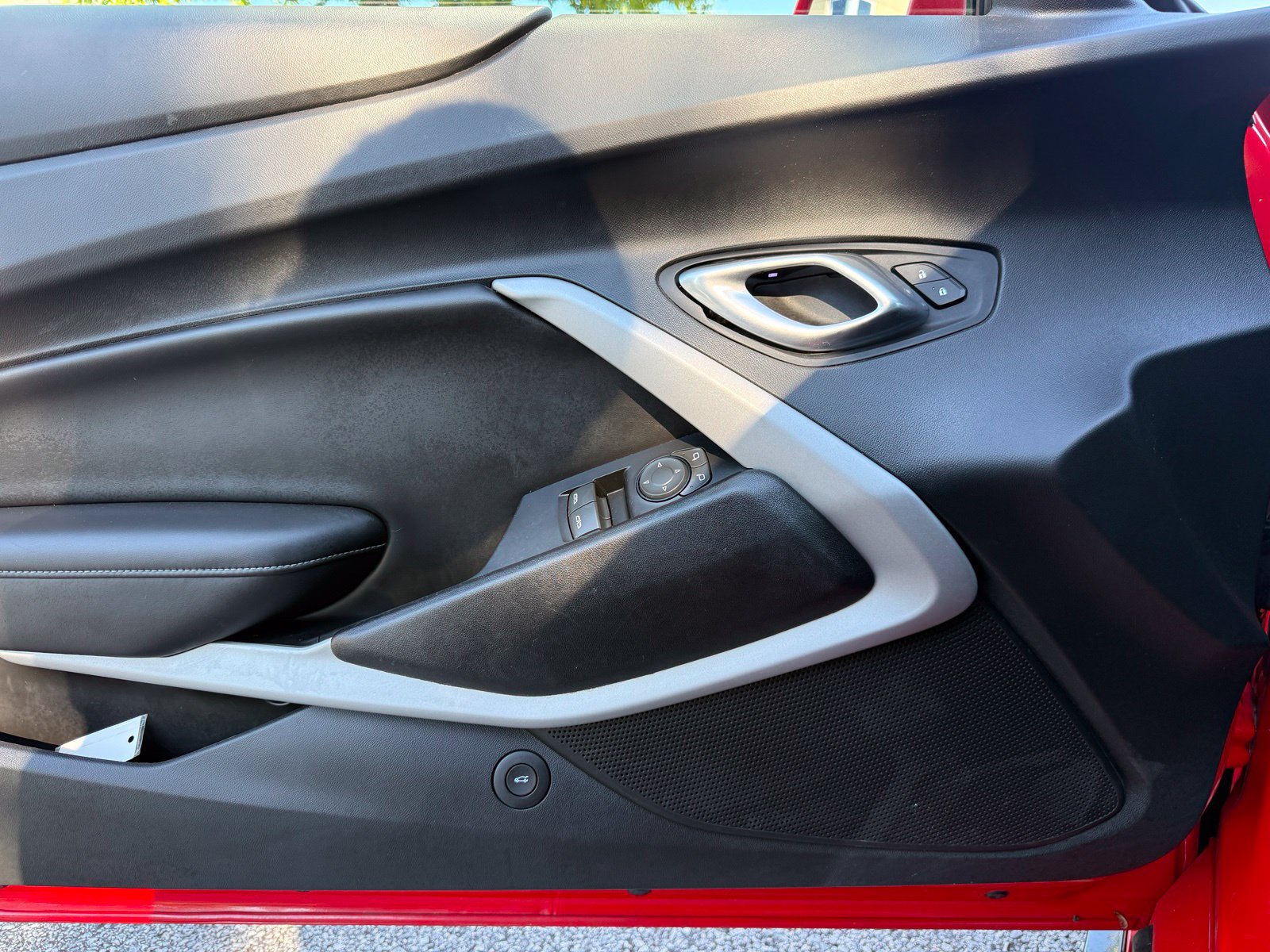 Used 2018 Chevrolet Camaro SS RWD image 39