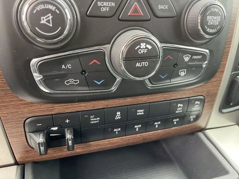 Used 2018 RAM 3500 Laramie image 18