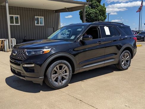 Used 2024 Ford Explorer XLT w/ Equipment Group 202A AWD/4WD image 7