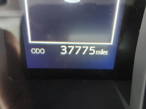 Used 2020 Toyota Camry SE image 21