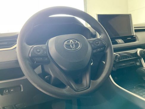 Used 2025 Toyota RAV4 XLE AWD/4WD image 14