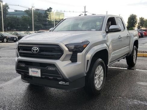 Certified 2024 Toyota Tacoma SR5 image 4