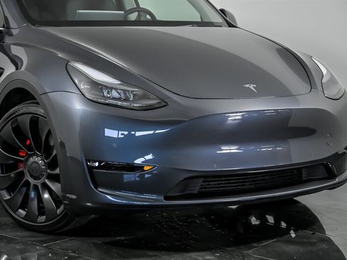 Used 2022 Tesla Model Y Performance AWD/4WD image 2
