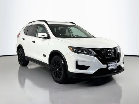 Used 2017 Nissan Rogue SV AWD/4WD image 4