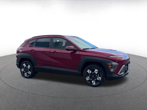Used 2025 Hyundai Kona SEL image 2
