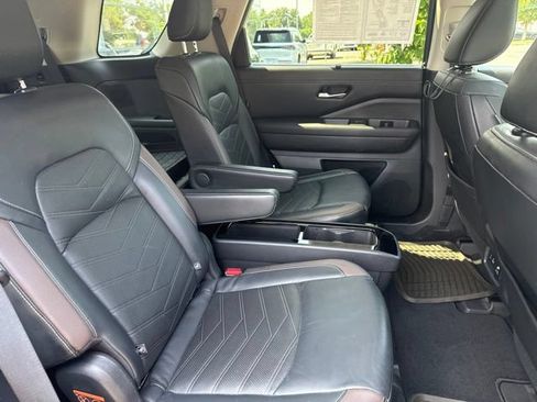 Used 2022 Nissan Pathfinder Platinum w/ Cargo Package AWD/4WD image 14