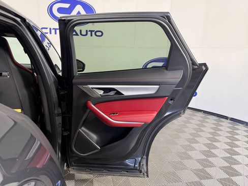 Used 2023 Jaguar F-PACE R-Dynamic S image 14